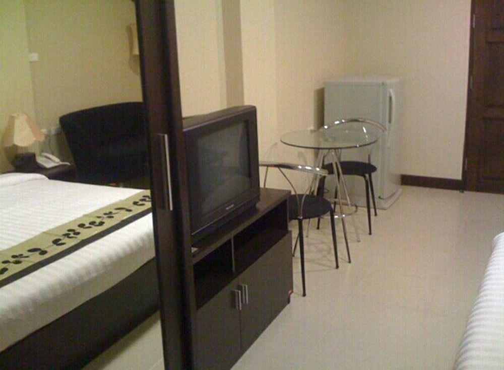 Purita Serviced Apartment Bangkok Exteriör bild